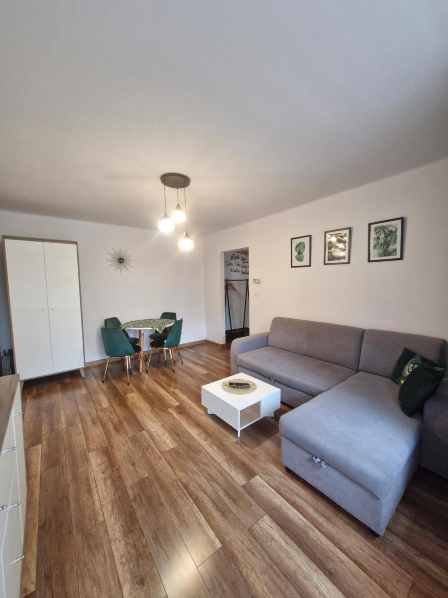 Szmaragd Apartment รับกา ภายนอก รูปภาพ
